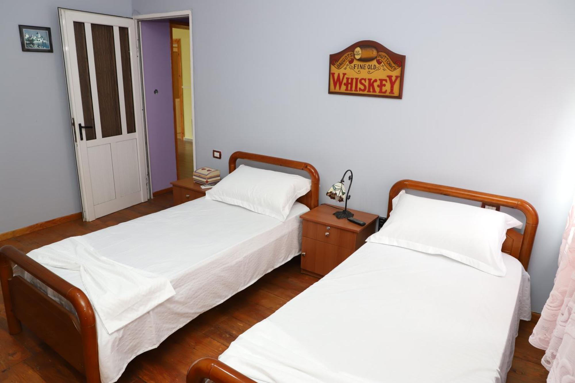 Guesthouse Katerina Berat Esterno foto