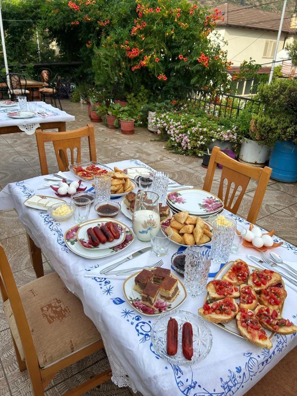 Guesthouse Katerina Berat Esterno foto